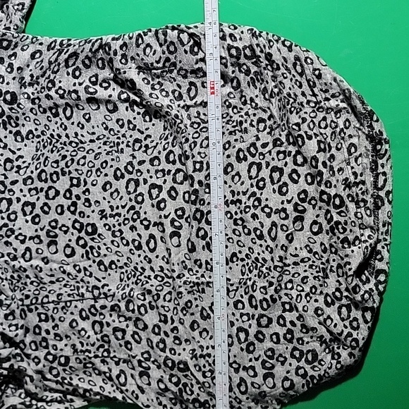 Robin's Nest Gray & Black Animal Print Maternity Top (Appears S/M Read Below) L - Picture 10 of 12